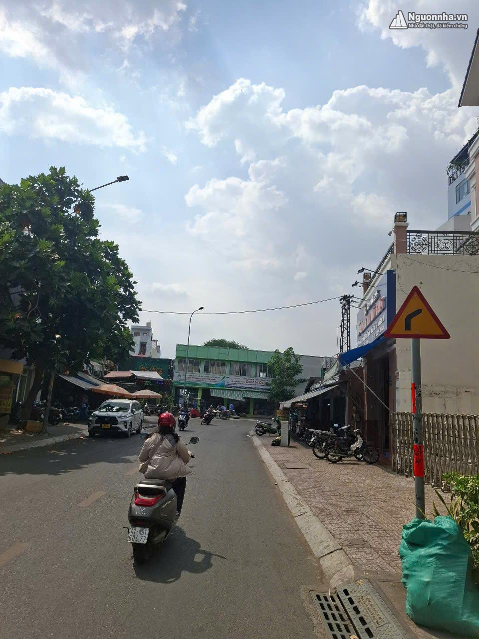 z6895155409337_8879a06c14e7fa9dfcfa87c3b55c6781