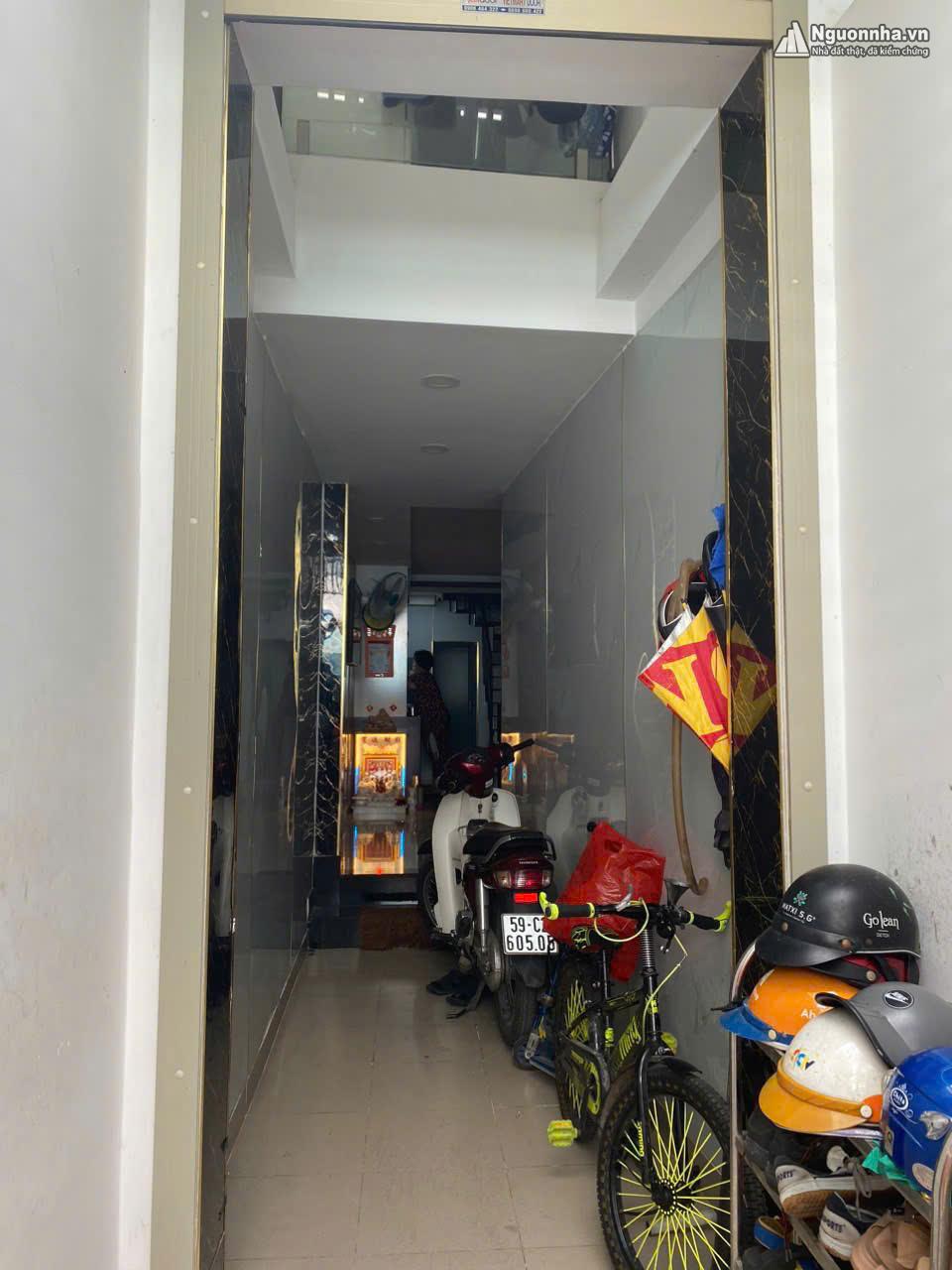 z6750222471735_c92bed670f5c3e95cfca1bcd7a8aee87