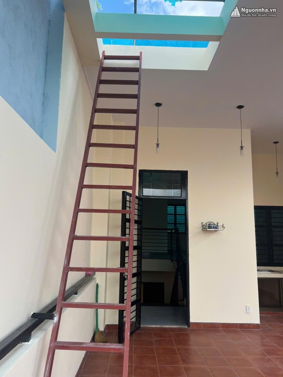 z7013991617407_94011de497bd561f55933f8aa992a5ef