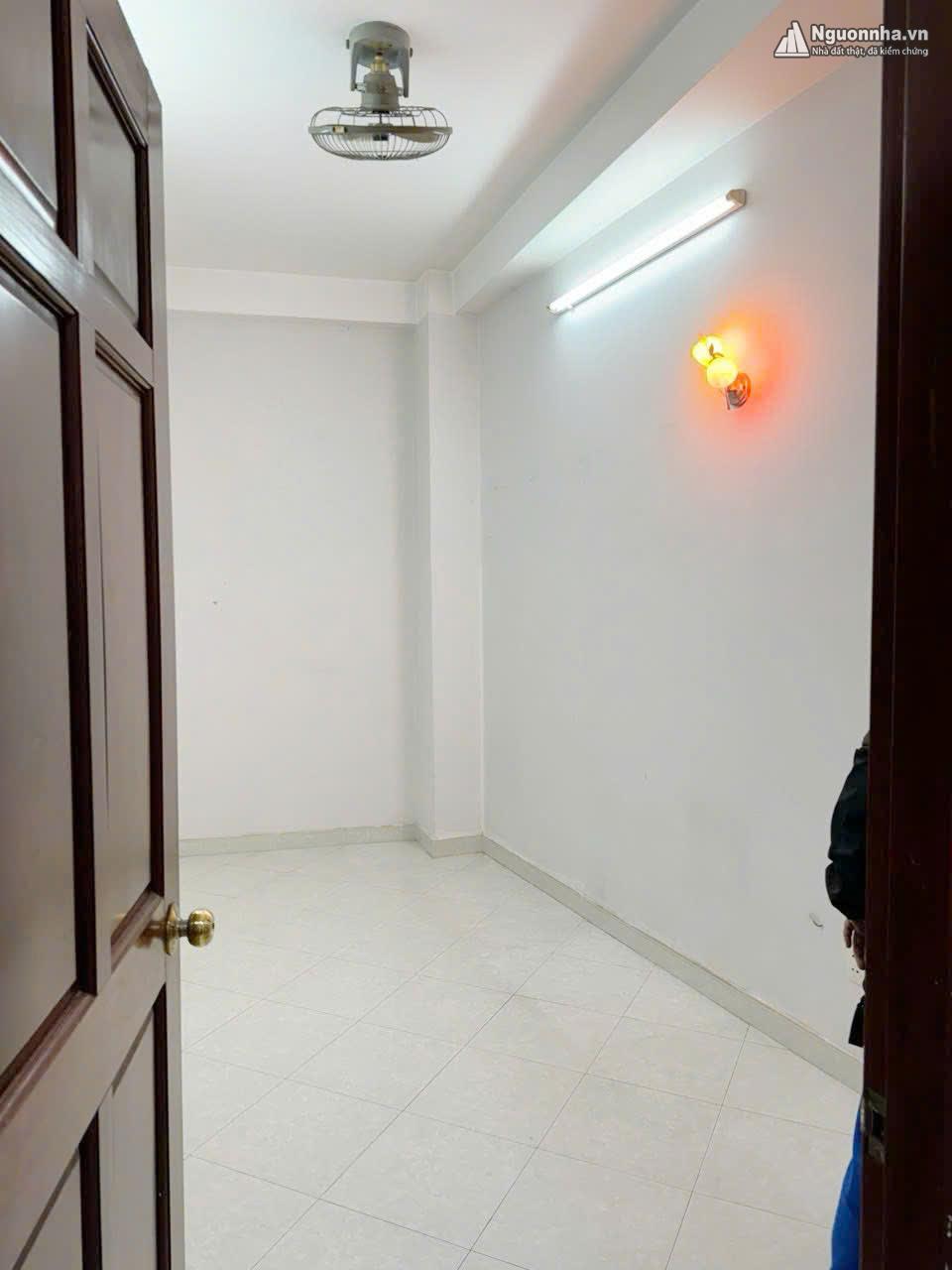 z7062400646624_6b58efc5f8ac6e0ce6d13d7512581d92