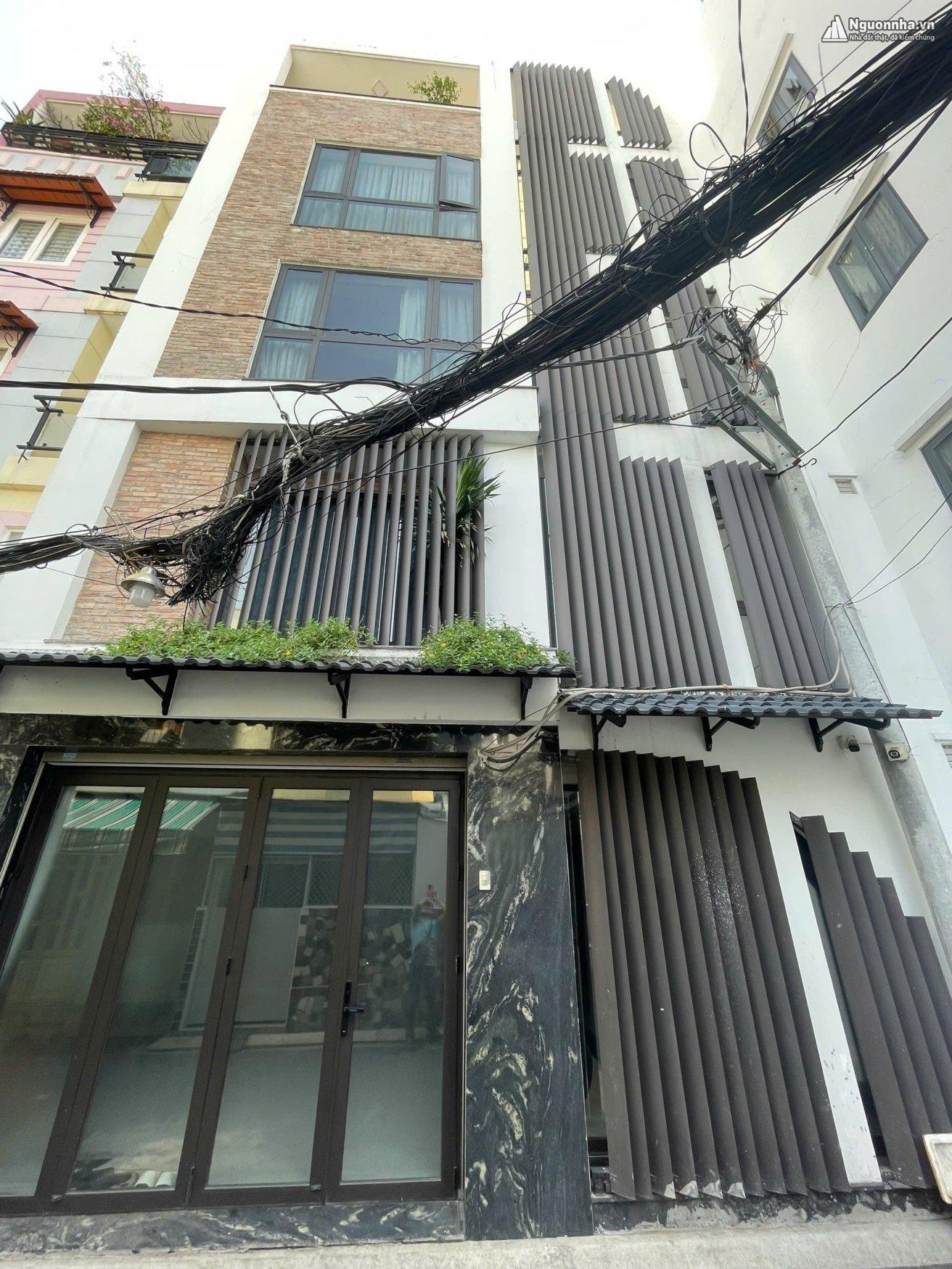 Khu yên tĩnh! Nhà có thang máy hẻm 129 Hoàng Văn Thụ, P8, Phú Nhuận